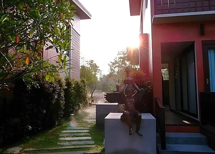 โรงแรม Varee Manust ดำเนินสะดวก
