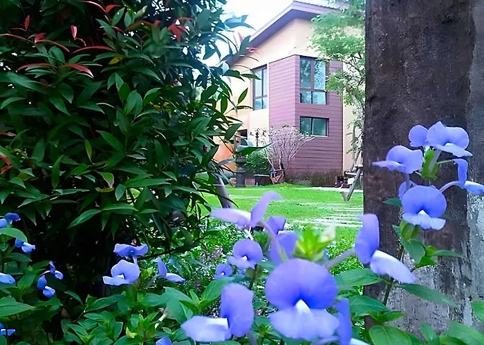 โรงแรม Varee Manust