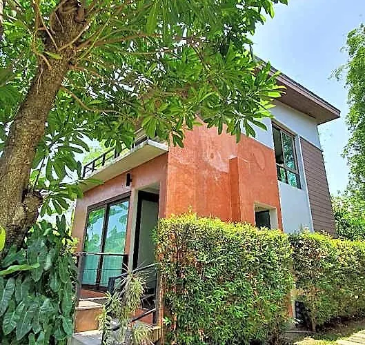 Varee Manust โรงแรม