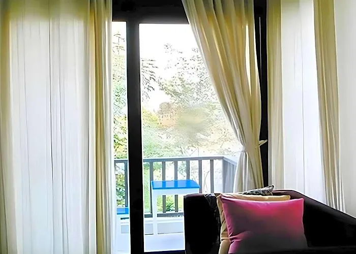 Varee Manust โรงแรม ดำเนินสะดวก
