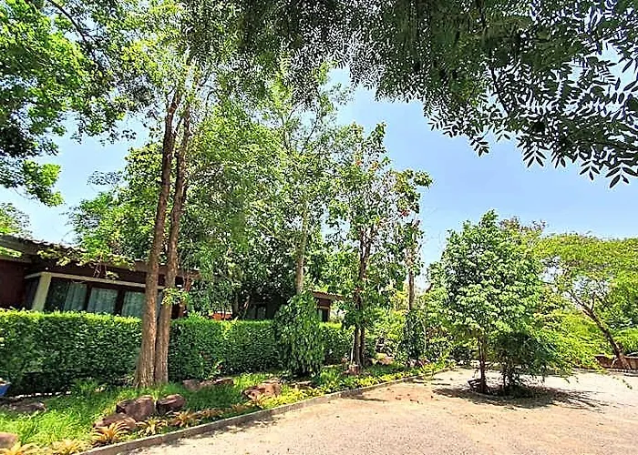 Varee Manust โรงแรม