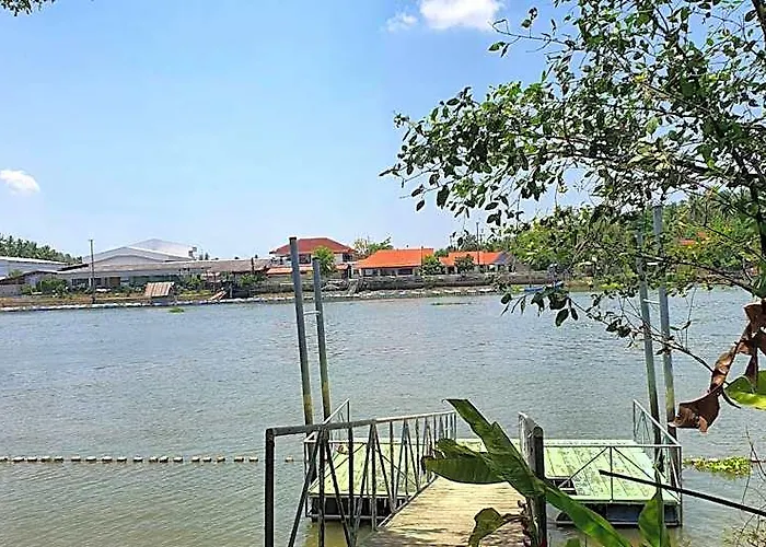 Varee Manust โรงแรม